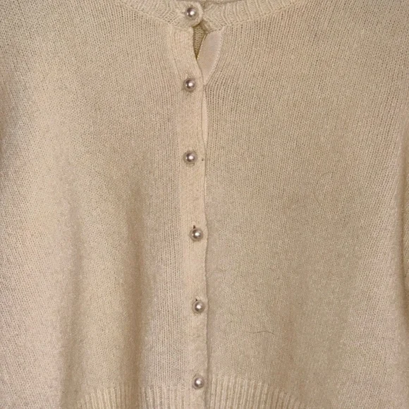 Abercrombie Pearl-Button Crewneck Cardigan Sweater in Cream- Size Medium - Picture 7 of 14